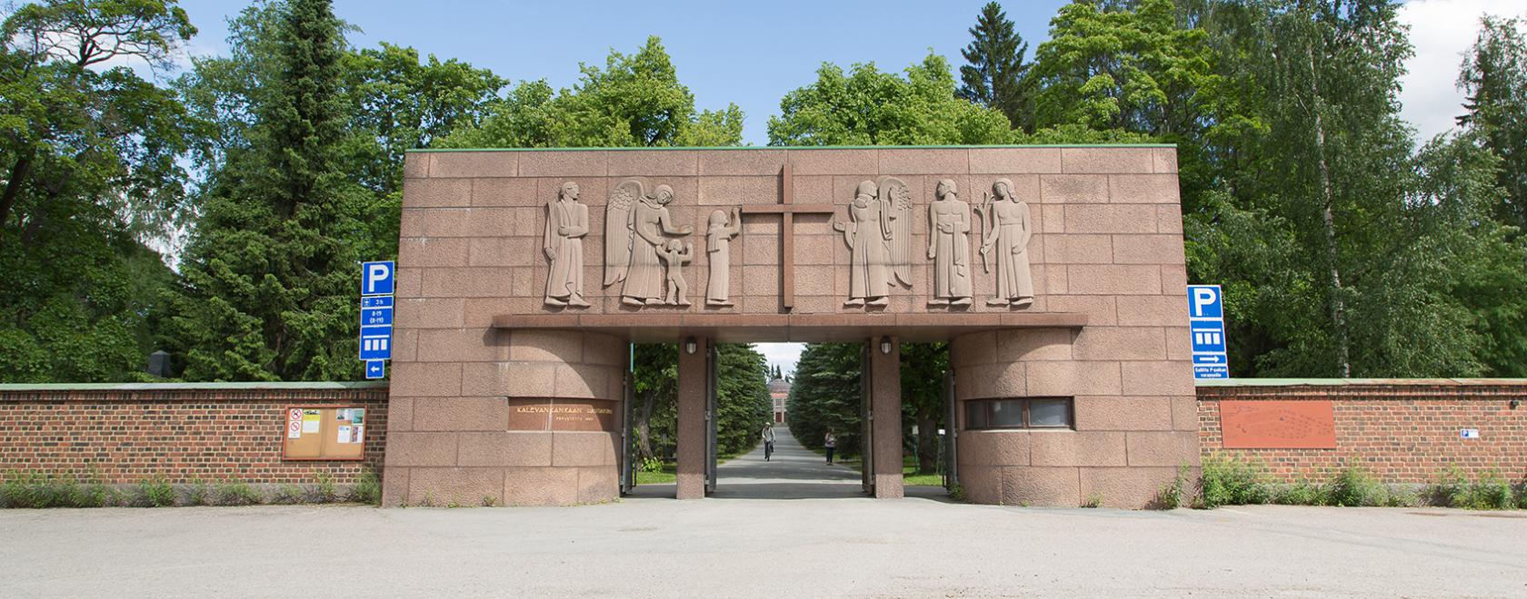 Kalevankankaan hautausmaa Tampereella on kaupungin suurin viheralue ja suosittu vierailukohde. 