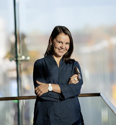 Fil. maisteri Camilla Granbacka sai 20 000 euron E. J. Vehmaksen palkinnon vuonna 2019. Kuva: Riitta Supperi