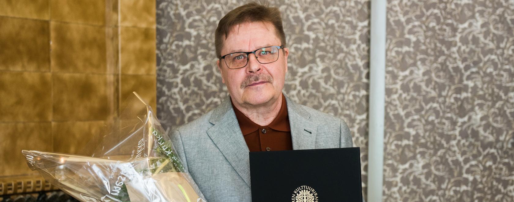 Kuvataiteilija Pertti Karjalainen sai Keski-Suomen rahaston kulttuuripalkinnon vuonna 2021. Kuva: Jaakko Manninen
