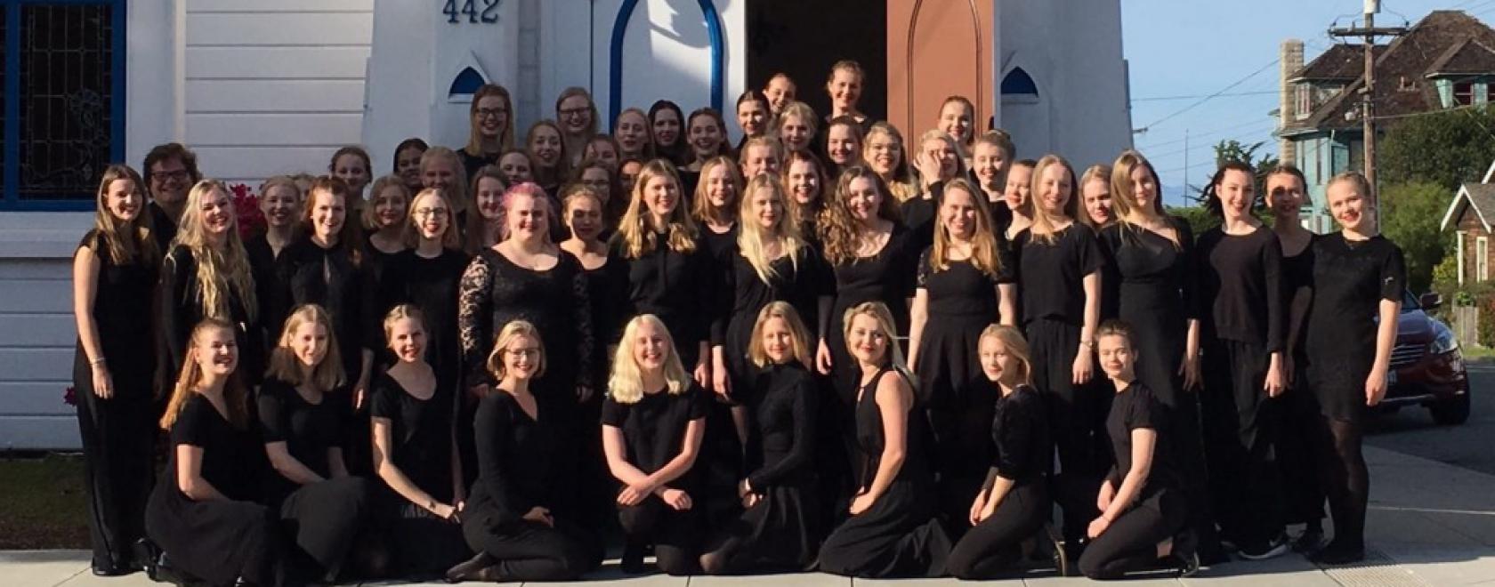 Sibelius-lukion tyttökuoro matkusti huhtikuussa San Franciscoon konsertoimaan ja tekemään yhteistyötä paikallisen Girls Chorus -kuoron kanssa.