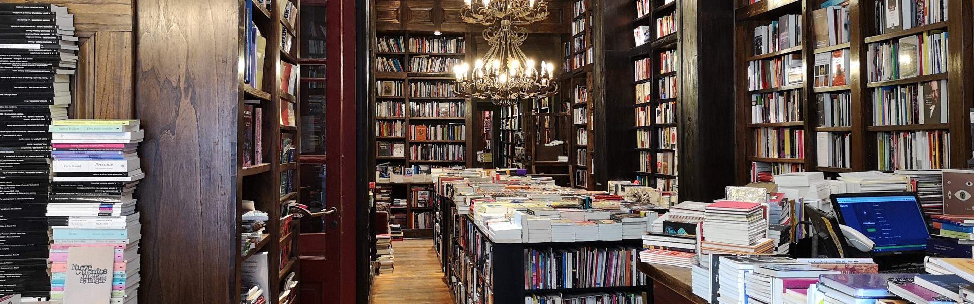 Eterna Cadencia, kaunis vanha kirjakauppa Buenos Airesissa. Kuva: Johanna Ruohonen