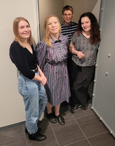Iida Valkonen, Kuopion Kuvataiteilijat ry vpj Maijariitta Karhulahti, Kuopion Kuvataiteilijat pj Marja Louni, Kuopion Taidemuseo, intendentti, Anna Vilkuna, Kuopion taidemuseo, johtaja